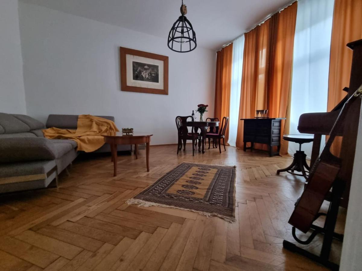 Art Nouveau Apartment Wien