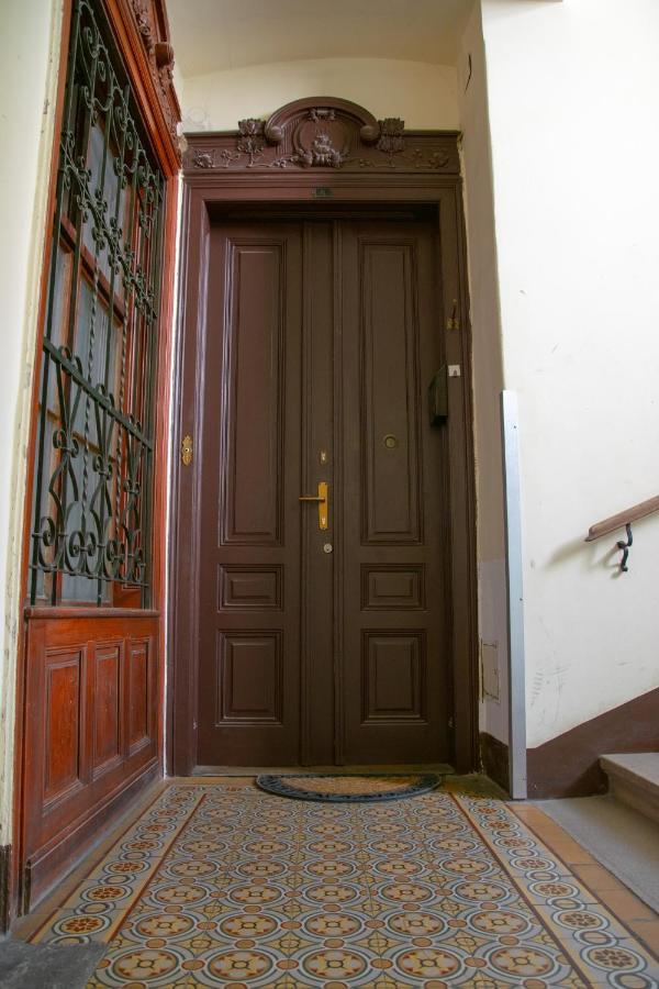 Art Nouveau Apartment Wien